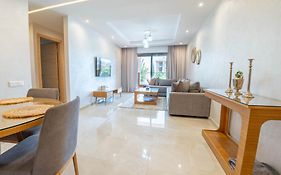 Modernes Luxus Apartment Mit Balkon Und Poolblick, Coralia Les Orangers